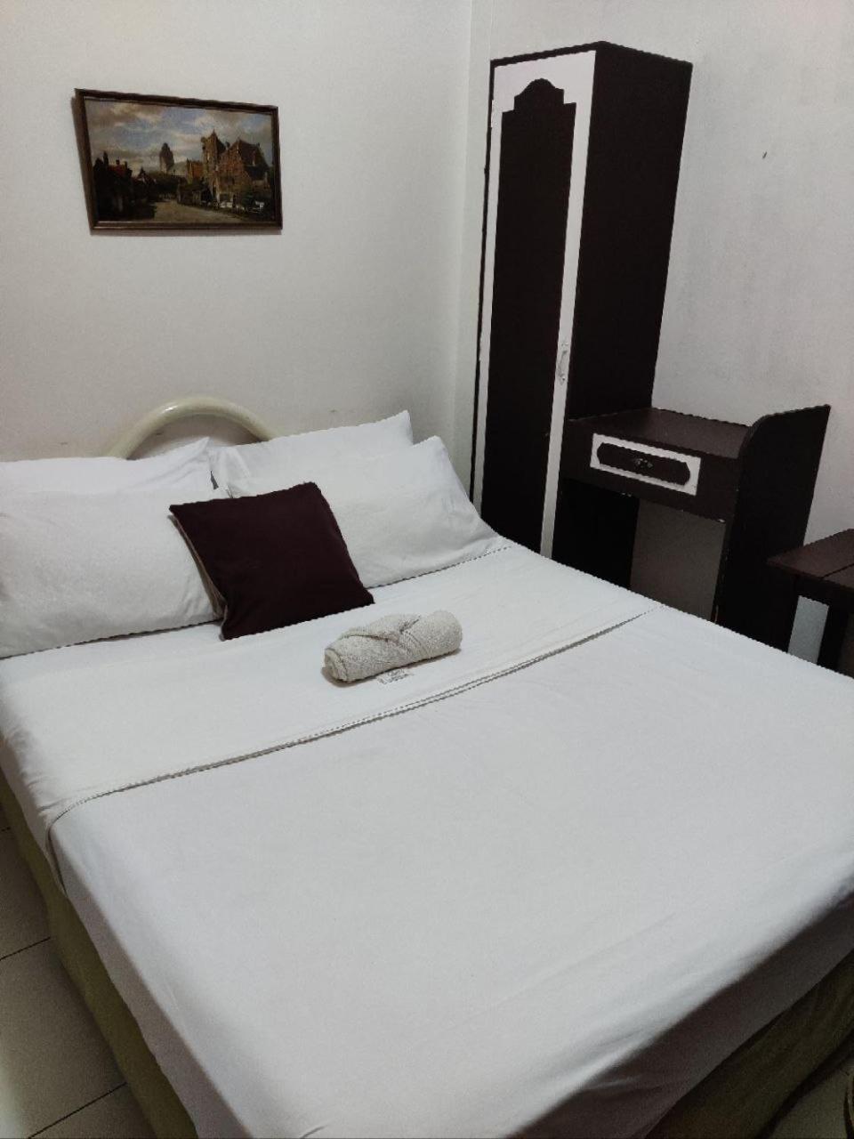 Center Parkway Pension House Kalibo Bagian luar foto