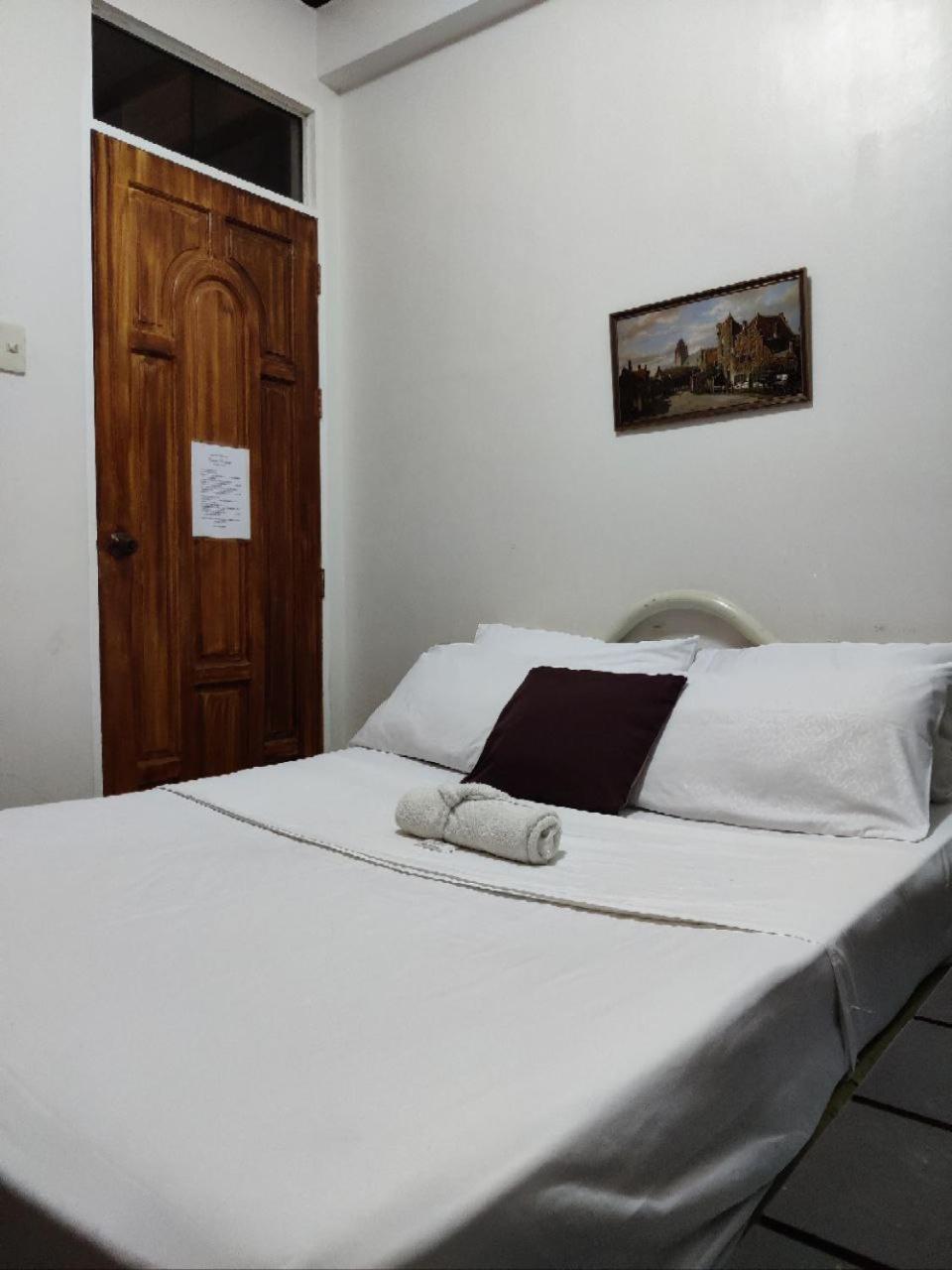 Center Parkway Pension House Kalibo Bagian luar foto